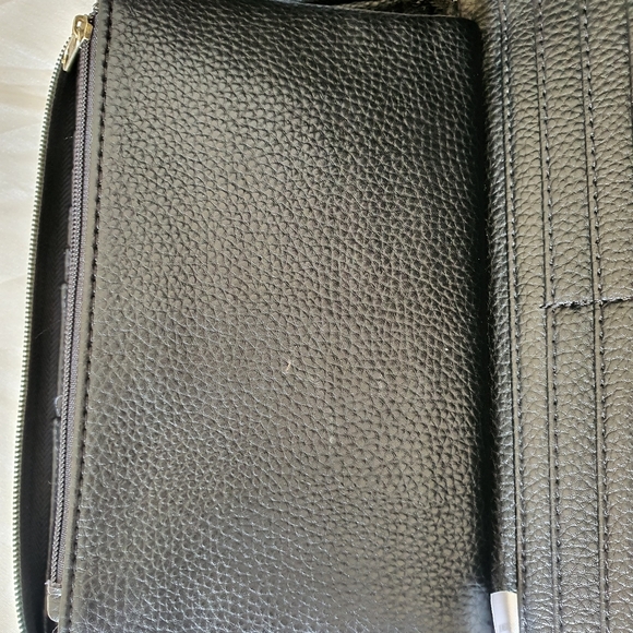 1 DAY SALE 🎉 | LARGE WALLET | Python Skin Clutch - Picture 16 of 16